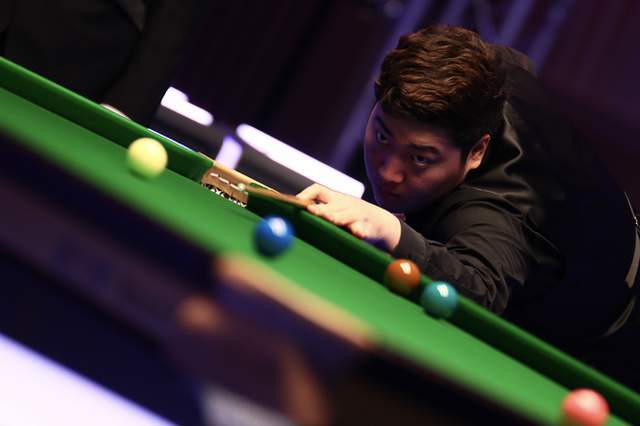 黄蜂官方：三球左脚踝酸痛，本场比赛不会回归